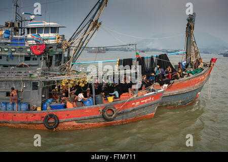 Barche da pesca in Myeik, Myanmar Foto Stock