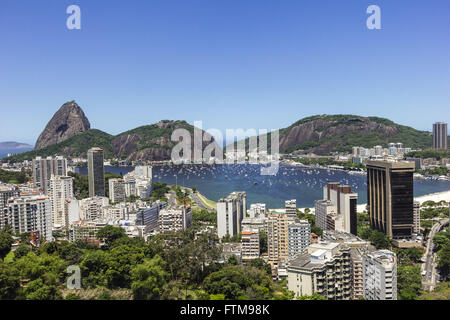 Cove di Botafogo nella baia di Guanabara con il Pan di Zucchero e Urca in background Foto Stock