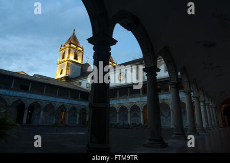 Patio interno della chiesa e convento di San Francisco - costruzione iniziata nel 1708 - centro historico Foto Stock