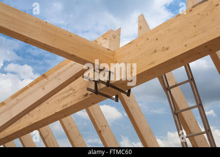 Costruzione in legno del tetto Foto Stock