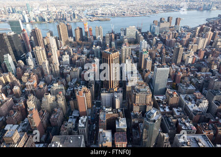 Skyline di New York da Empire State Building di New York, America Foto Stock