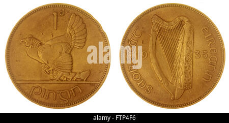 In bronzo 1 penny 1935 coin isolati su sfondo bianco, Irlanda Foto Stock