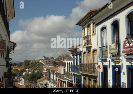 Case coloniali Claudio Manoel Street - centro storico di Ouro Preto - MG Foto Stock