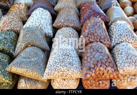 Cereali venduti sul Pacaembu fiera in Praca Charles Miller Foto Stock