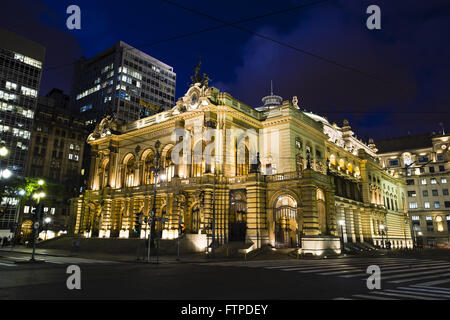 Teatro Comunale di Sao Paulo in Praca Ramos de Azevedo al crepuscolo - centro della città Foto Stock