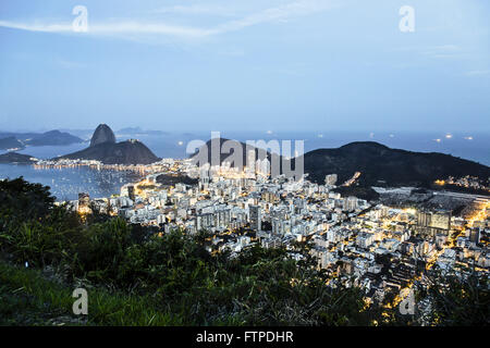 Vista della Baia di Botafogo nella baia di Guanabara - Sugar Loaf e Urca Foto Stock