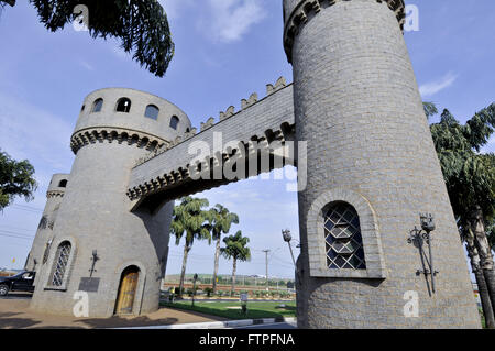 Portico di città in stile medievale Foto Stock