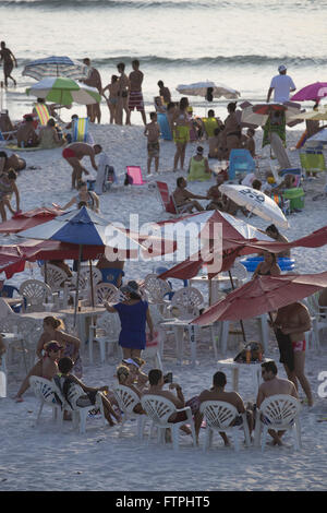 Grandi bagnanti sulla spiaggia Foto Stock