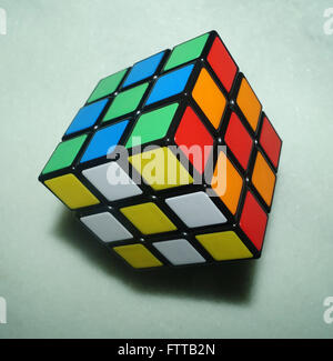 Un cubo di Rubik ho risolto quindi realizzato un modello di it. Foto Stock