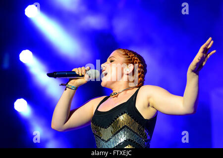 BENICASSIM, Spagna - 19 luglio Katy B (cantante e cantautore) in concerto a FIB Festival il 19 luglio 2014 a Benicassim, Spagna. Foto Stock