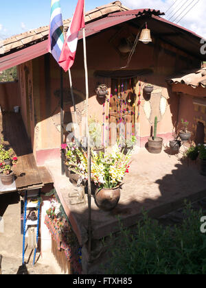 Casa in città Chinchero Perù mostra di architettura locale Foto Stock