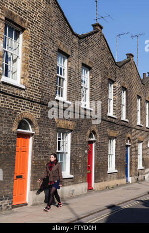 In mattoni in stile vittoriano case a schiera su Roupell Street a Lambeth, Londra. Foto Stock