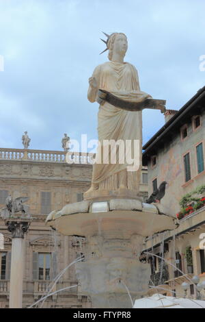 Verona, Italia. Fontana di Madonna Verona Foto Stock