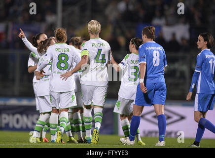 Brescia, ITA. 30 Mar, 2016. Ramona Bachmann di Wolfsburg festeggia dopo rigature durante il femminile UEFA Champions League match tra ACF Brescia Femminile e VfL Wolfsburg donna presso lo Stadio Rigamonti Credito: Richard Morgano/Alamy Live News Foto Stock