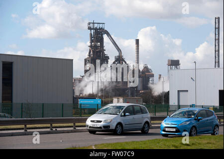 Port Talbot, Regno Unito. 31 Mar, 2016. La Tata Steel Works in Port Talbot questo pomeriggio. Tata Steel è la vendita di tutta la sua perdita di affari NEL REGNO UNITO, con più di 4 mila posti di lavoro presso il Port Talbot sito attualmente a rischio. Credito: Phil Rees/Alamy Live News Foto Stock