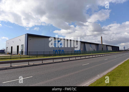 Port Talbot, Regno Unito. 31 Mar, 2016. La Tata Steel Works in Port Talbot questo pomeriggio. Tata Steel è la vendita di tutta la sua perdita di affari NEL REGNO UNITO, con più di 4 mila posti di lavoro presso il Port Talbot sito attualmente a rischio. Credito: Phil Rees/Alamy Live News Foto Stock