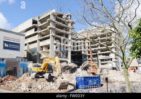 Demolizione della vecchia Biblioteca centrale di Birmingham in Paradise Circus Foto Stock