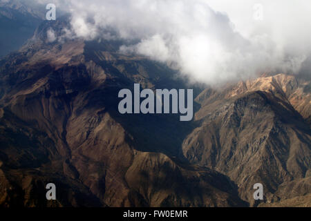 Al di sopra della gamma della montagna che separa il Cile da Argentina Foto Stock