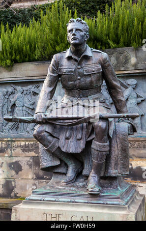 Edimburgo, Scozia - Marzo 10th 2016: la statua principale scozzese della American Memorial a ovest di Princes Street Gardens, Edinbur Foto Stock