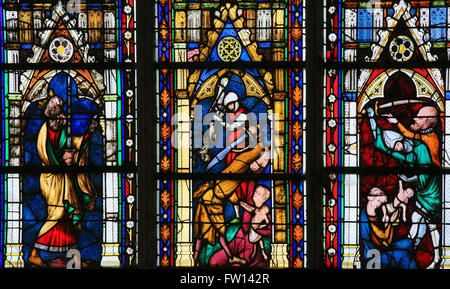 La strage degli innocenti, la biblica ci raccontano di infanticidio da Erode il Grande su un vetro colorato nella cattedrale di Ro Foto Stock