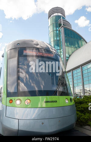 Un mock up del Bombardier Flexity Outlook, un esempio di Toronto pianificati del tram nuova flotta a cne a Toronto in Canada. Foto Stock