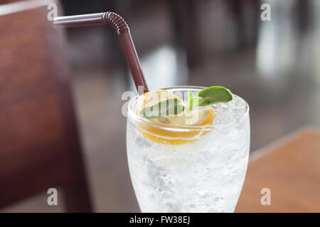 Bicchiere di miele ghiacciata soda al limone, stock photo Foto Stock