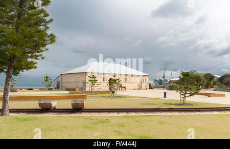 D'ESSAI Kidago, galleria di arte moderna in un edificio di pietra calcarea costruito nel 1884 da Harwood e figlio portano i bagnanti Beach, Fremantle, WA Foto Stock