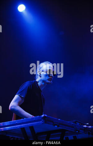 Mosca - 30 Marzo 2016 - Ic3peak il riscaldamento sul palco prima del famoso trip hop cantante Tricky in Yotaspace club Foto Stock