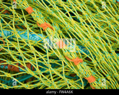 Una nuova e colorata in nylon (pesca reti da traino) net. Foto Stock