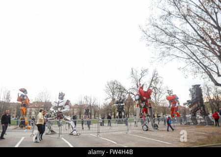 Zagabria, Croazia - 26 Marzo 2016 : ESPOSIZIONE DI Danilo Baletic (23) denominata protezione trasformatori di Zagabria sulla piazza Tudjm Franje Foto Stock