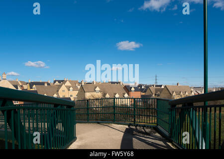 Il Footbridge oltre la A419 a Cirencester, Gloucestershire, Regno Unito Foto Stock