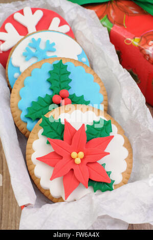 I cookie sono decorate con marzapane sul tema del Natale Foto Stock