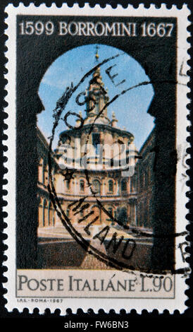 Italia - circa 1967: un timbro stampato in Italia mostra sant'Ivo Chiesa, Roma, Francesco Borromini, architetto, circa 1967 Foto Stock