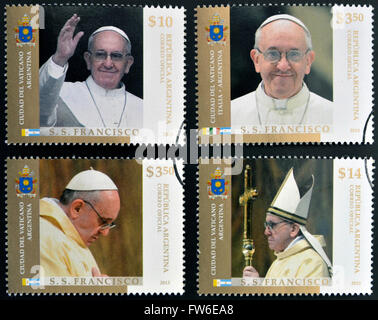 ARGENTINA - CIRCA 2013: francobolli stampati in Argentina mostra papa Francesco I, circa 2013 Foto Stock