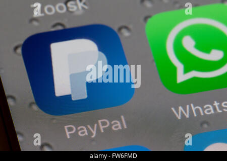 Paypal app su un schermo di iphone Foto Stock