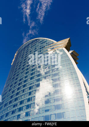 Vista frontale del W Barcelona Hotel, progettato dall'architetto Ricardo Bofill Foto Stock