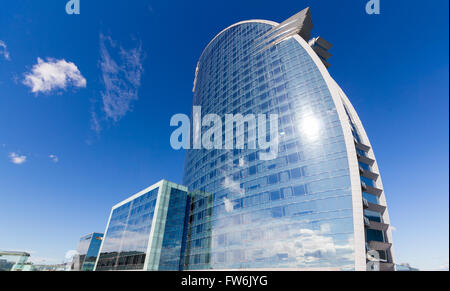 Vista frontale del W Barcelona Hotel, progettato dall'architetto Ricardo Bofill Foto Stock