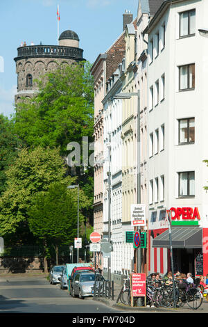 Köln, Neustadt-Süd, Südstadt, Severinsviertel, Severinswall, Gaststätte Opera, im Hintergrund die Bottmühle Foto Stock