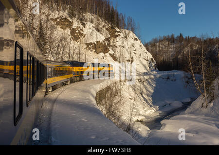 Attorno alla curva al Parco Nazionale di Denali Foto Stock