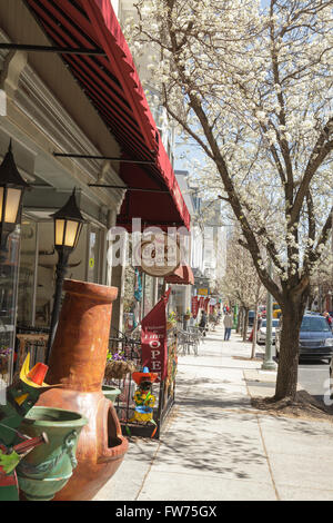 People shopping in Lititz, Lancaster County, Pennsylvania, STATI UNITI D'AMERICA Foto Stock