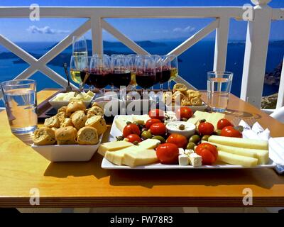 Degustazione di vini in Isola di Santorini, Grecia. Foto Stock