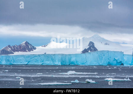 Iceberg in Antartide Suono, Penisola Antartica, Antartide. Foto Stock