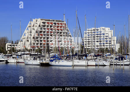 La Grande Motte Port nel Languedoc-Roussillon, Francia Foto Stock