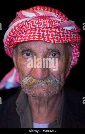 La minoranza Yezidi fuggiti il genocidio in montagne Sinjar in agosto 2015 sono ora vivono in Ashdi Refugee Camp Iraq settentrionale Foto Stock