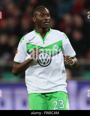 Leverkusen, Germania. Il 1 aprile, 2016. Il calcio Bundesliga, Leverkusen, Germania, 01.04.2016, Bayer 04 Leverkusen vs VfL Wolfsburg: Guilavoqui Josuha (Wolfsburg). Credito: Juergen schwarz/Alamy Live News Foto Stock