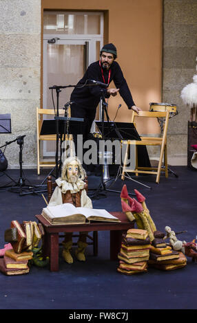 Madrid, Spagna, 1 aprile 2016. Il Chisciotte giocare. Un attore preparare il gioco El Quixote. Credito: Enrique Davó/Alamy Live News Foto Stock