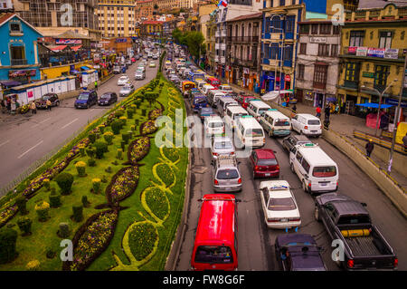 Inceppamento di traffico nelle ore di punta nel centro della città Foto Stock