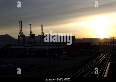 Il Porto di Vancouver Metro durante il Sunrise in Vancouver, B.C., sabato 9 maggio, 2015. Foto Stock