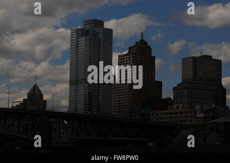 Skyline del centro presi dal southside Pittsburgh Pennsylvania Foto Stock