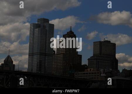 Skyline del centro presi dal southside Pittsburgh Pennsylvania Foto Stock